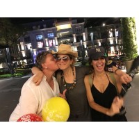 Lauren Meltzer logo - Similar company to Groundlinx Logistics Ltd.