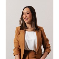 Renata Lora de Bem Arquitetura logo - Similar company to Moduframe - Construção Modular