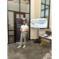 Cristiaanromero logo - Similar company to Hipofy