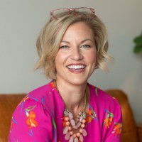 Traction Resume logo - Similar company to English Editing Experts