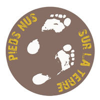 Pieds nus sur la Terre logo - Similar company to Panta Sandals