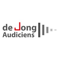 De Jong Audiciens logo - Similar company to Archipel Thuis