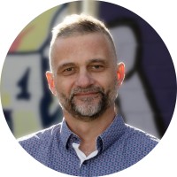 Rob Raulings logo - Similar company to Ferve Tickets