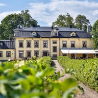 Hennickehammars Herrgård logo - Similar company to Hotel Esplanade