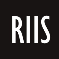 RIIS Snedkerier logo - Similar company to Clevr A/S
