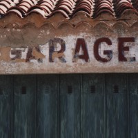 DeGarageBV logo - Similar company to Spooren B.V.