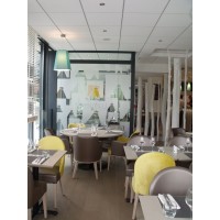 Restaurant Le Cours Lumiere logo - Similar company to Identic