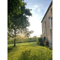 Manoir Comte logo - Similar company to Uvm Chemistry