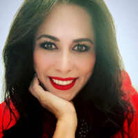 Paz Bautista - Coach logo - Similar company to Pesos Pesados, Un Podcast De Negocios