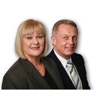 Sherelle And Don Benson - Harcourt'S Takapuna