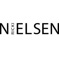 Mange bolde i luften - Ricki Nielsen logo - Similar company to Jd Hancock Photography