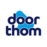 Door Thom