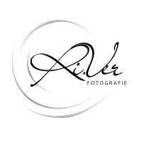 Ri.Ver Fotografie logo - Similar company to Boykeys