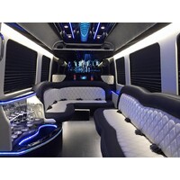 Emerald Square Limousine logo - Similar company to Cyber North
