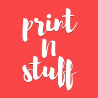 Print N Stuff logo - Similar company to Småfolk A/S