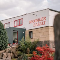 Mendiger Basalt Schmitz Naturstein GmbH & Co. KG logo - Similar company to Vandemoortel
