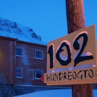 Gjestehuset 102 - Svalbard logo - Similar company to Svalbard Næringsforening