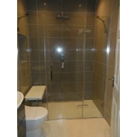 bubbles bathrooms & tiles logo - Similar company to Giffywalls