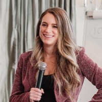 Laura Schoenfeld Coaching logo - Similar company to Ai Trend