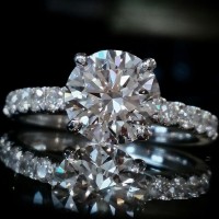 Diamonds For Less logo - Similar company to Engage Studio