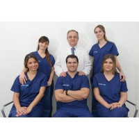 Clínica dentalmedics Dr. Ferrer logo - Similar company to Clínica Ecco