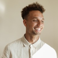 Yolan Post - Freelance Strategist logo - Similar company to Ethicly