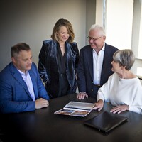 Warren Bradley Partners logo - Similar company to Engel & Völkers Nashville