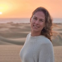 Leonie Bothe | Stress & Mindset Coach logo - Similar company to Kathrin Klose - Color Up Your Business