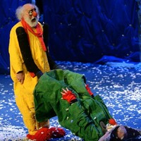 Slava's Snowshow logo - Similar company to Le Moulin Jaune
