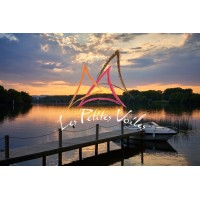 LES PETITES VOILES logo - Similar company to Ignisial Paris