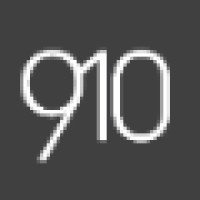 910*