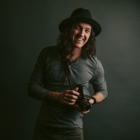 Derek Lapsley | Photographer logo - Similar company to Bulawayo Photographer Roephotos