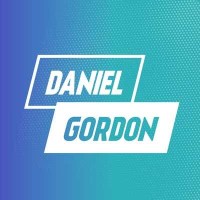Daniel Gordon Writes logo - Similar company to Kahawai Content Co.