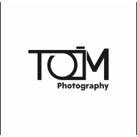 Tom Photographie logo - Similar company to Maria Studio