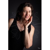 Estelle Labbe Prévention santé en entreprises, Âyurveda, Masser et prendre soin | 100% sur mesure logo - Similar company to Choisir Savoie