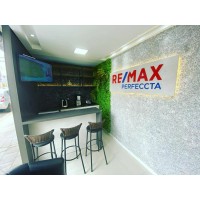 RE/MAX Perfeccta logo - Similar company to Prest Service