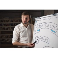 StoryArc logo - Similar company to Vegis