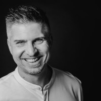 Tommi Schmid | PHOTOGRAPHER logo - Similar company to Oper Im Steinbruch