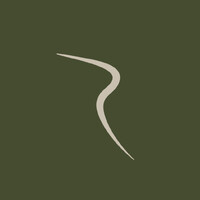 Delfin Amazon Cruises - Relais & Châteaux logo - Similar company to Rainforest Cruises