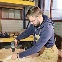 Noah's Woodshop logo - Similar company to Mr Interieurdesign