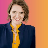 Personal Branding & Social Media Marketing Trainer Simone Brett-Murati logo - Similar company to Mercs