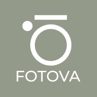 Photographer Veronika Stuksrud logo - Similar company to Adgora