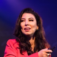 Caroline Calaça logo - Similar company to Visionshare Tecnologia