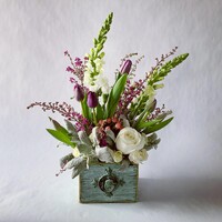 A Wildflower Florist logo - Similar company to Tripsix Design