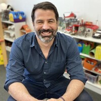Christian Bellissimo, Play Therapist logo - Similar company to Rowan Tree Dramatherapy Cic