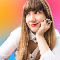 Social Media Craftswoman logo - Similar company to Ashodux