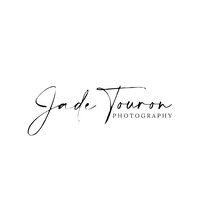 Jade Touron Photography logo - Similar company to Transportes Lara