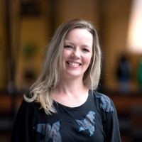Maiken Juul | Forfatter, coach & foredragsholder logo - Similar company to Better-Flow| Se Terapi|Undervisning &Forfatter