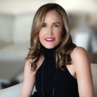 Woman UnRuled logo - Similar company to Nelieca App