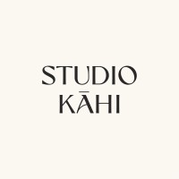 Studio Kāhi logo - Similar company to 𝐁𝐋𝐎𝐎𝐌𝐈𝐍𝐆 𝐌𝐄𝐃𝐈𝐀𝐒